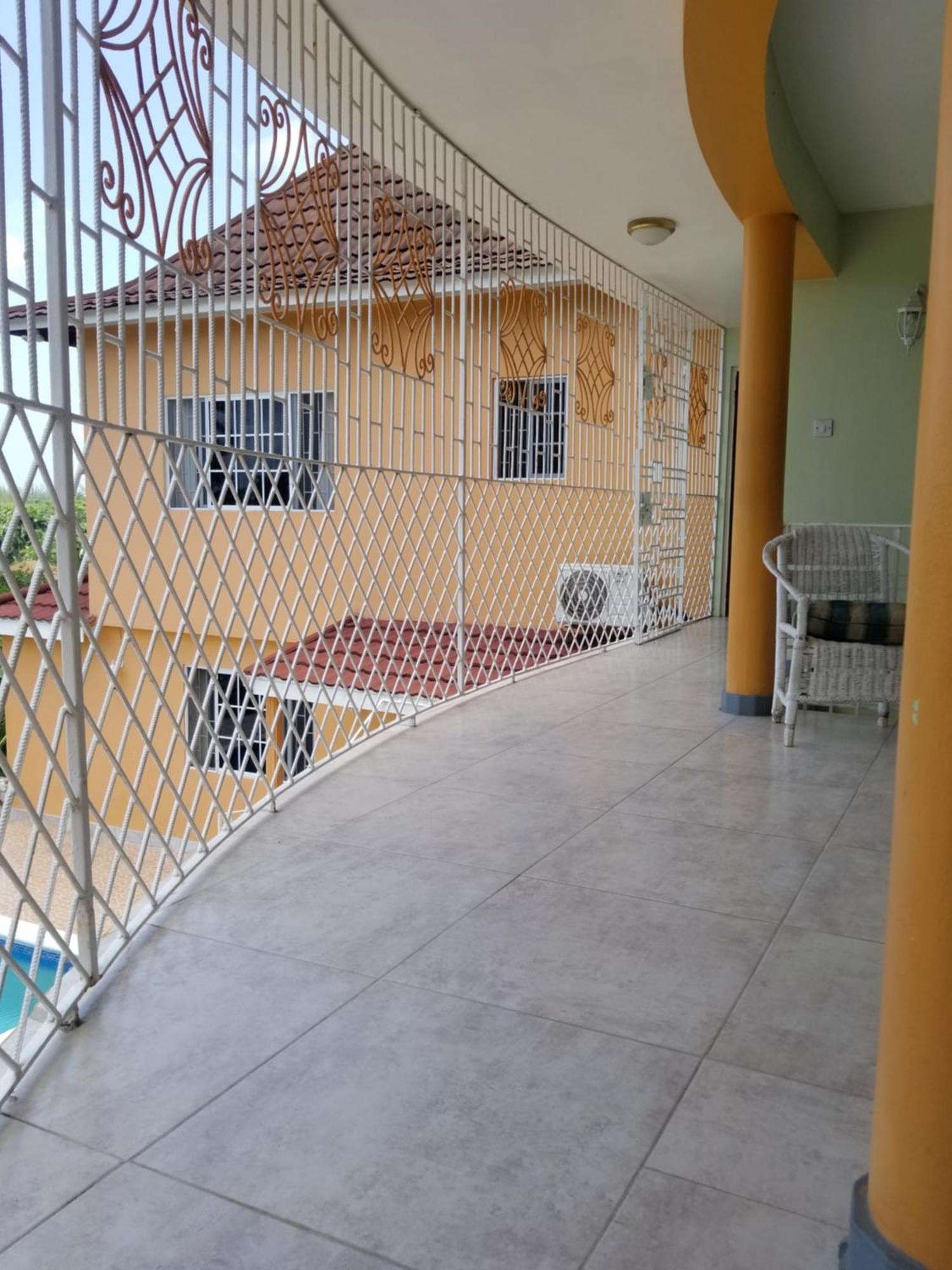 Chaudhry Second Floor Single Suite مونتيغو باي المظهر الخارجي الصورة